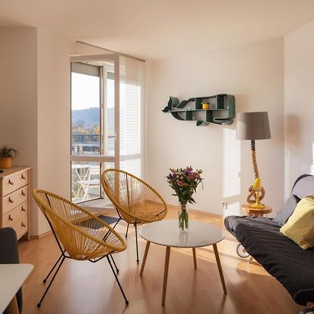 Sunny Apartment In Modrany By Prague Days Екстер'єр фото