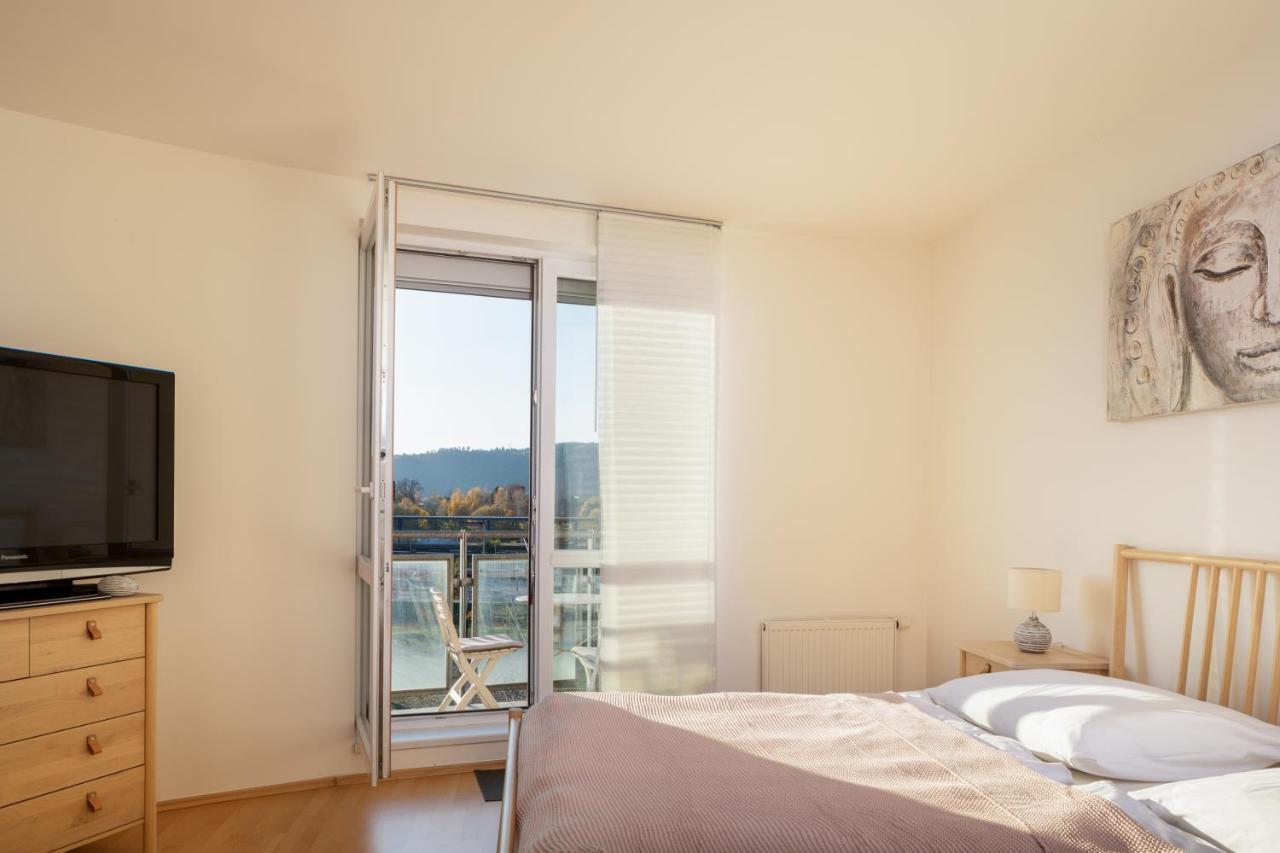 Sunny Apartment In Modrany By Prague Days Екстер'єр фото